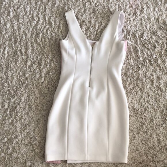 Guess Dress. Like a new. - Picture 4 of 7
